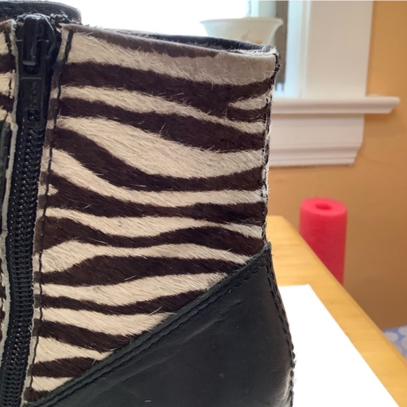 WOLKY Black Zebra Moto Ankle Boots Size 39 - Picture 8 of 15